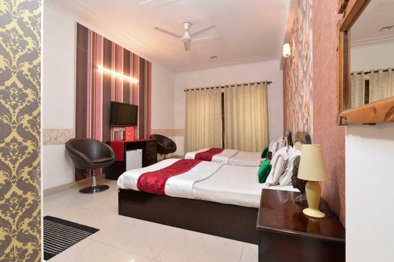 Oyo 11291 Hotel Atlantis Gurgaon Exterior photo